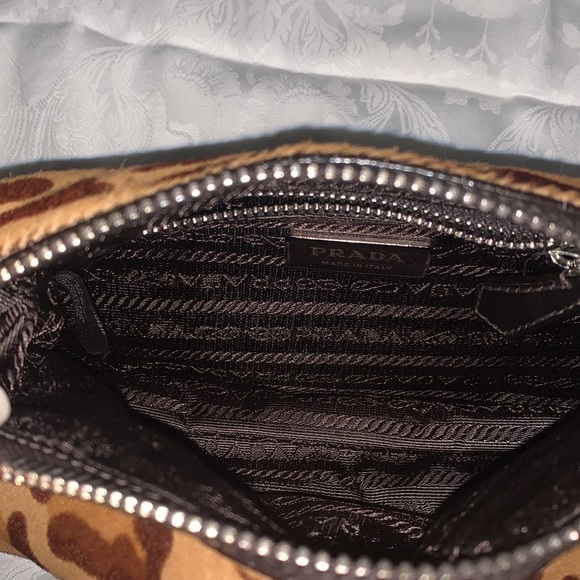 Prada bag - Picture 3 of 8